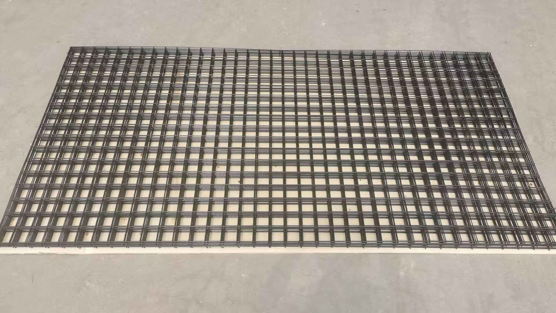 PVC Coated Wire Mesh Panels – 2x2 8 Gauge Grid, 3x6 & 4x8 FT – Heavy D ...